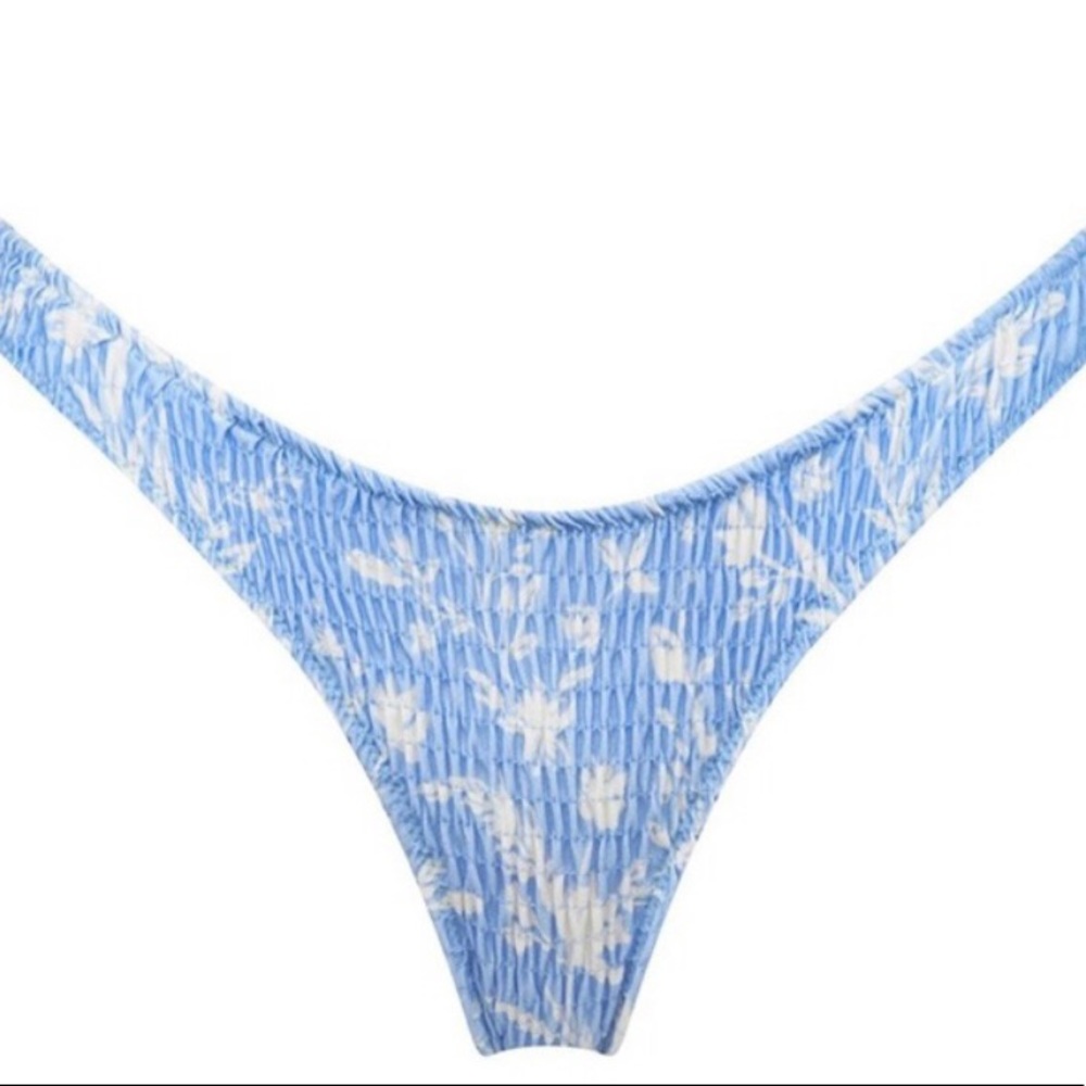 In Search Of Triangl Inesa Marina Bottoms